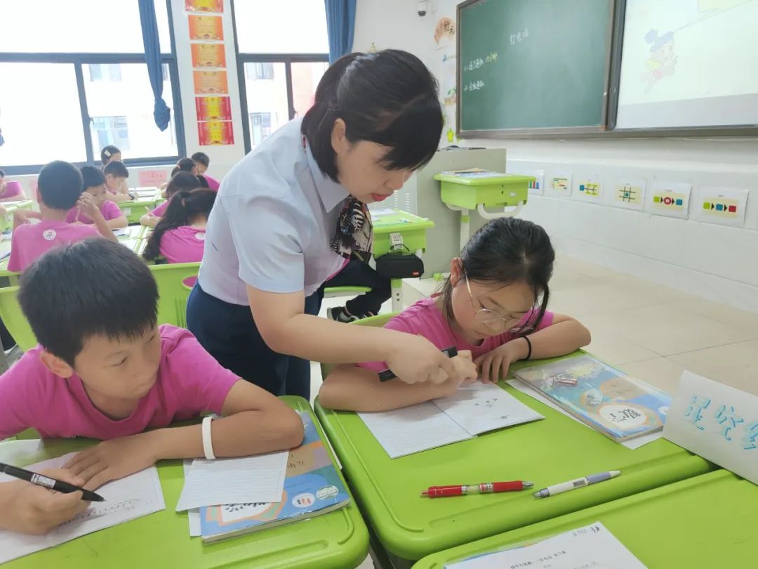 教学是一则加减乘除混合运算的试题——《打电话》一课教学反思( 唐凤）