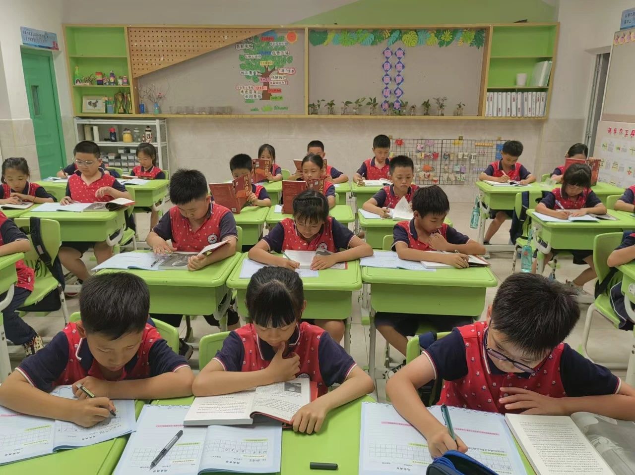 读《国之脊梁》，做强国少年│十周岁成长系列课程
